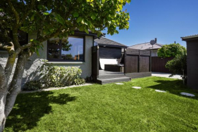 MM Villa - Christchurch Holiday Home